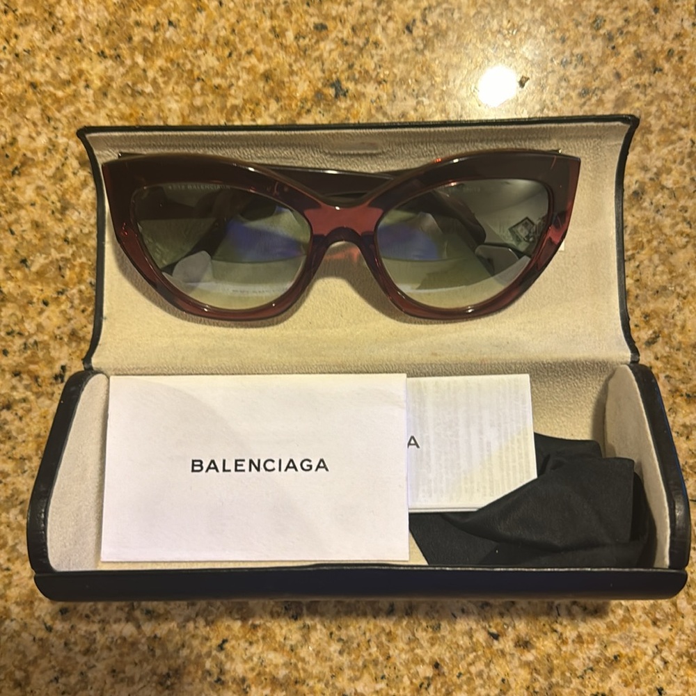 Balenciaga burgundy sunglasses - Picture 2 of 4
